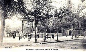2529- Affreville - Place et Kiosque